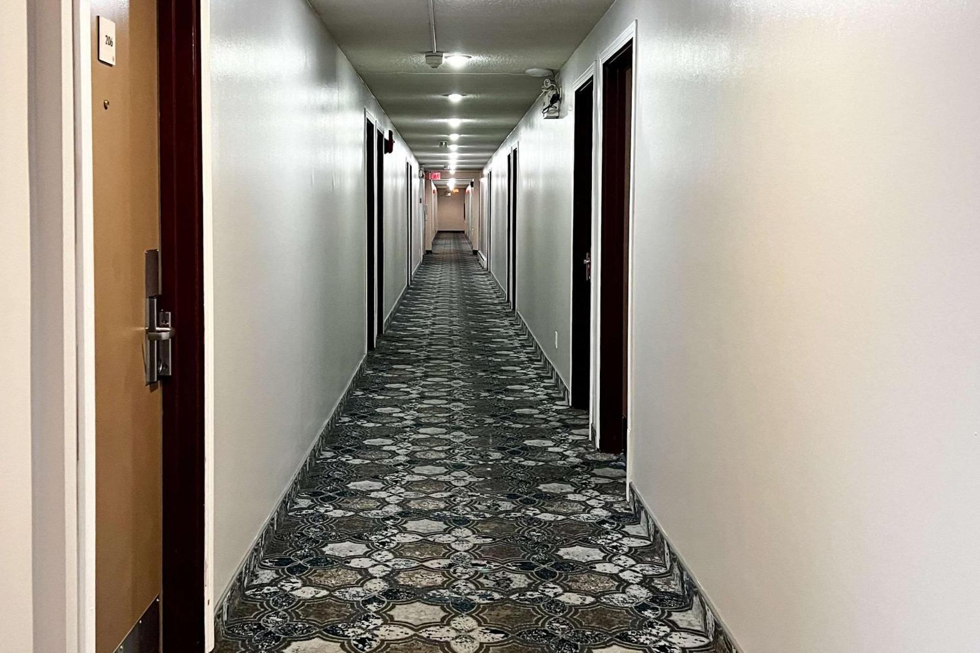 Econo Lodge Motel Village Calgary Zewnętrze zdjęcie