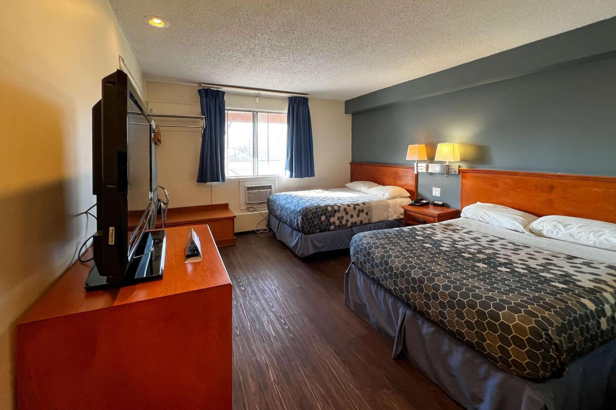 Econo Lodge Motel Village Calgary Zewnętrze zdjęcie