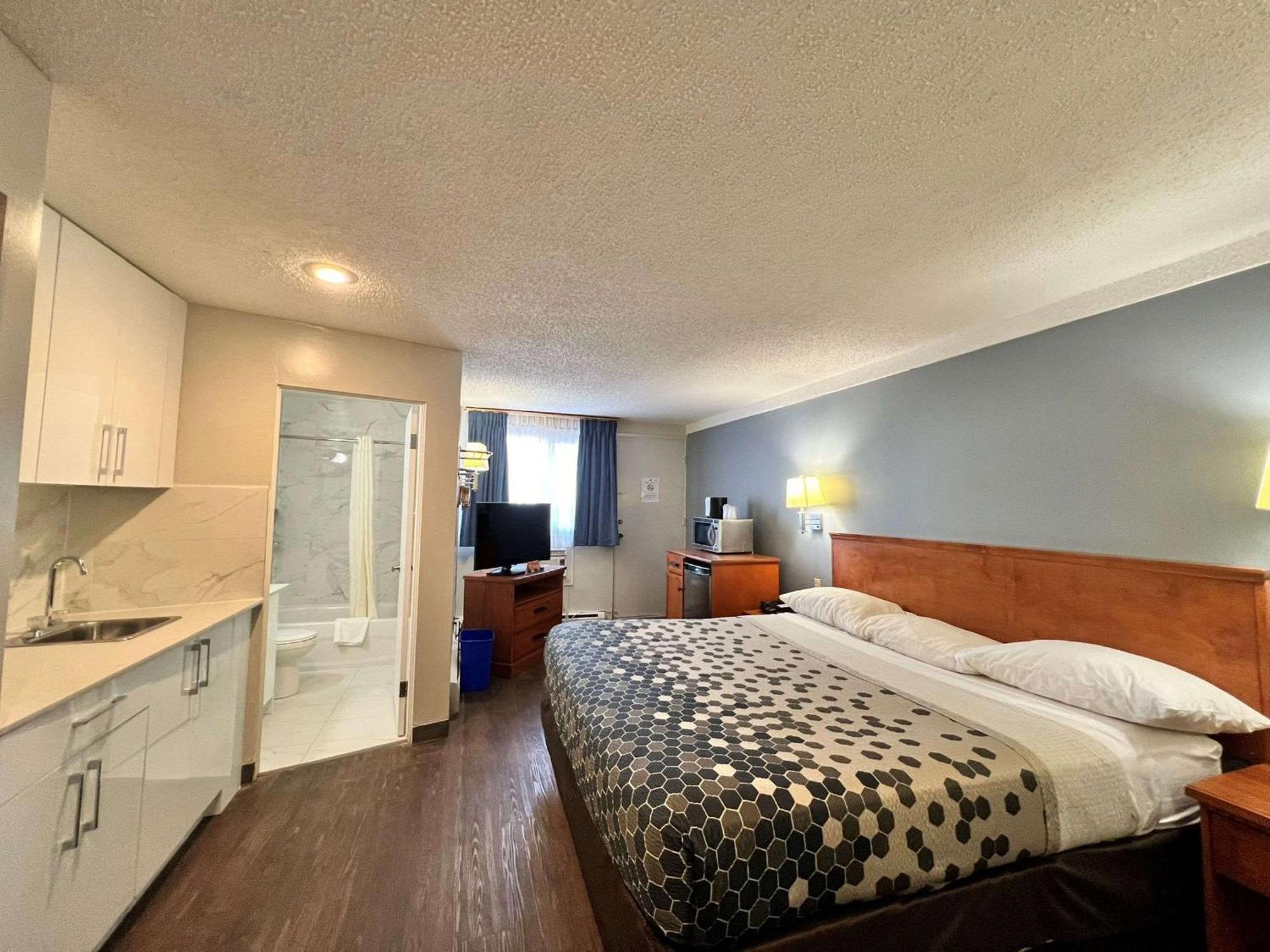 Econo Lodge Motel Village Calgary Zewnętrze zdjęcie