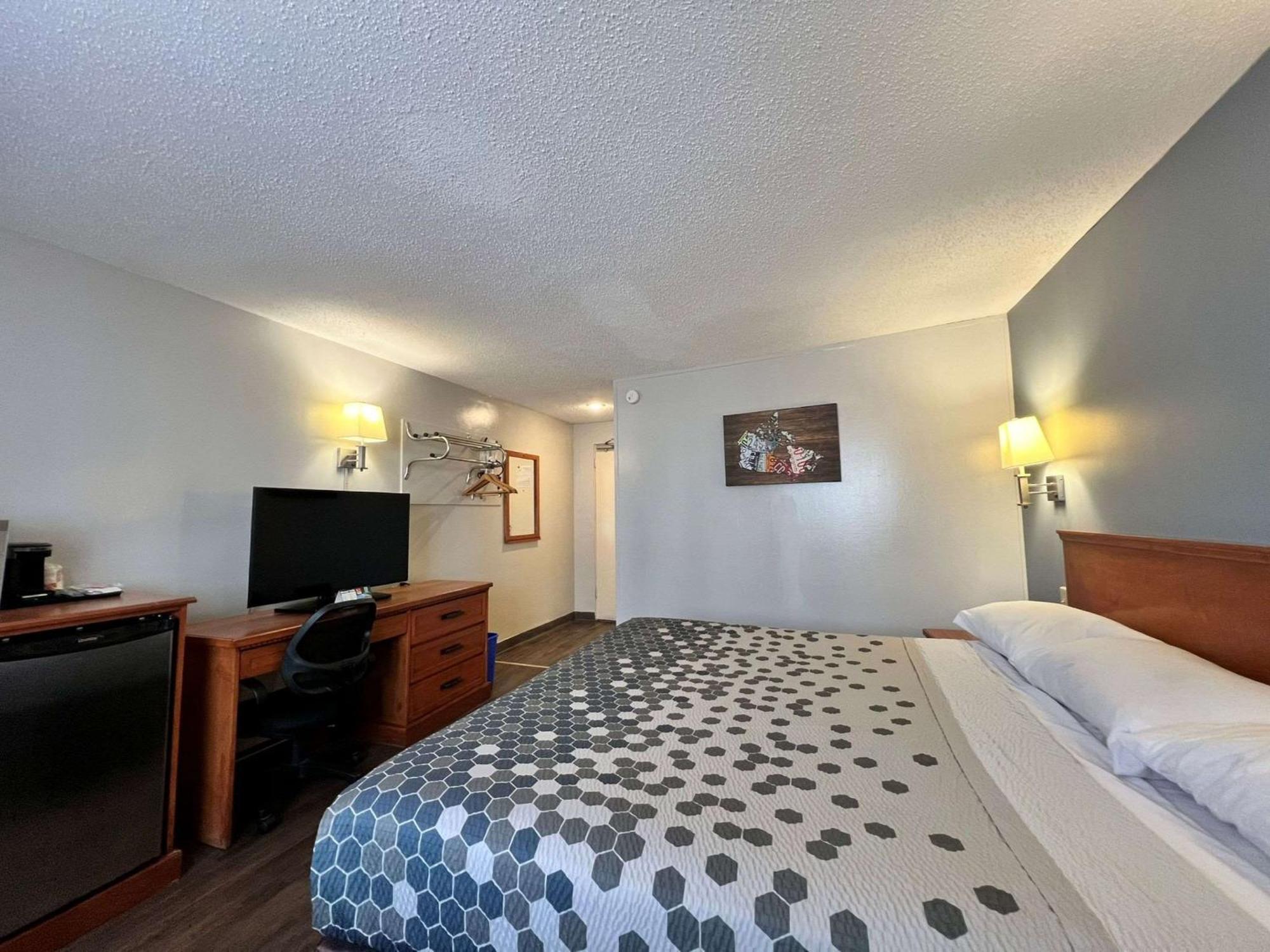 Econo Lodge Motel Village Calgary Zewnętrze zdjęcie