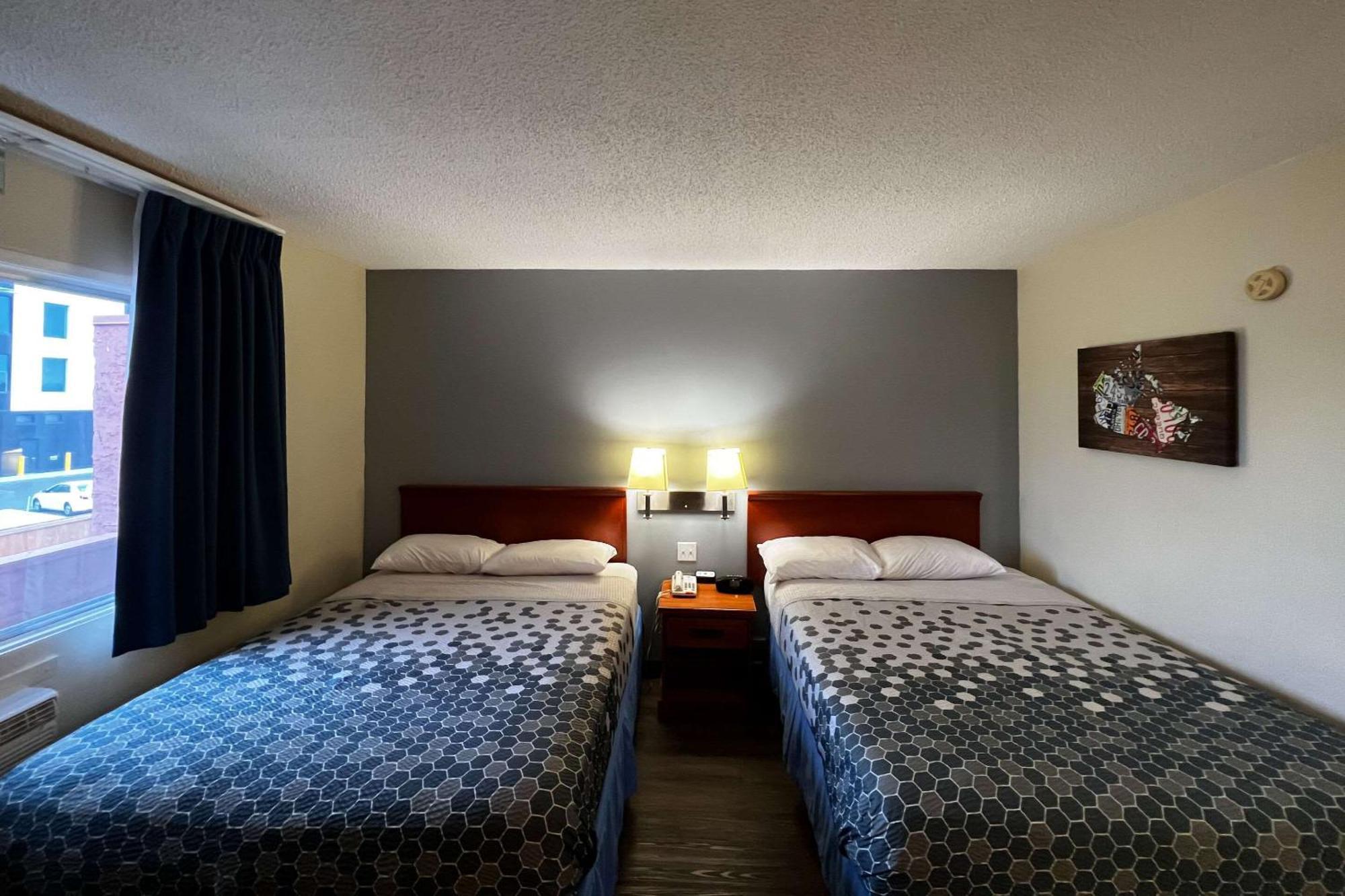 Econo Lodge Motel Village Calgary Zewnętrze zdjęcie