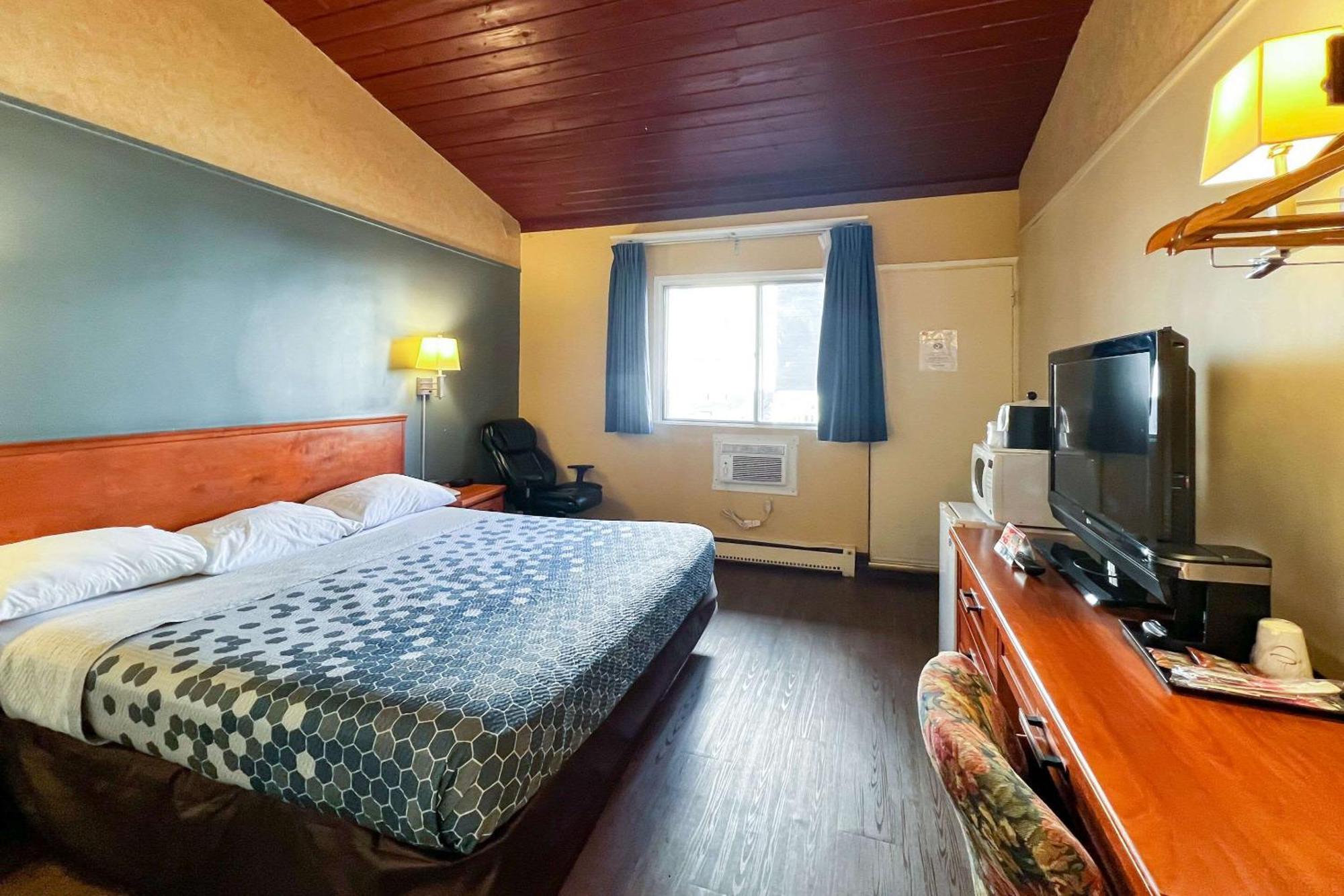 Econo Lodge Motel Village Calgary Zewnętrze zdjęcie