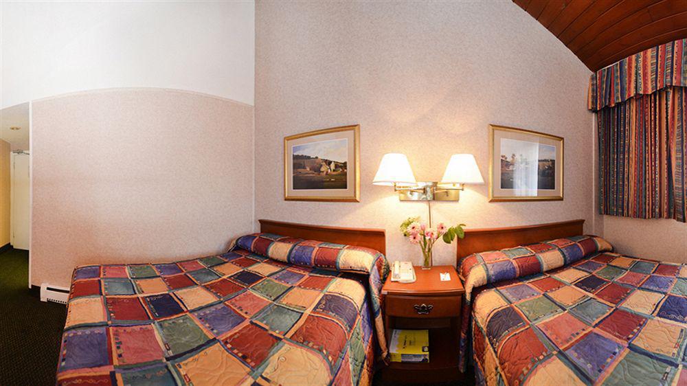 Econo Lodge Motel Village Calgary Zewnętrze zdjęcie